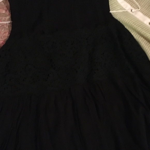 CLOSET CLOSING DEAL‼️ 6 TOPS + 2 Bonus! - Picture 9 of 9